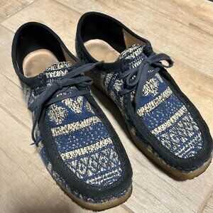 Clarks Wallabee shoe blue/cream brocade